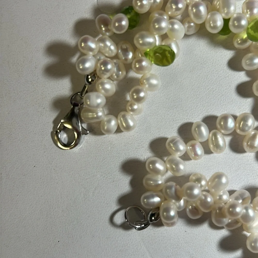 Pearl & Green Crystal Necklace (1) - Picture 4 of 5
